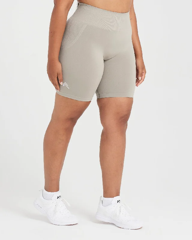 Effortless Seamless Cycling Shorts | Warm Sand